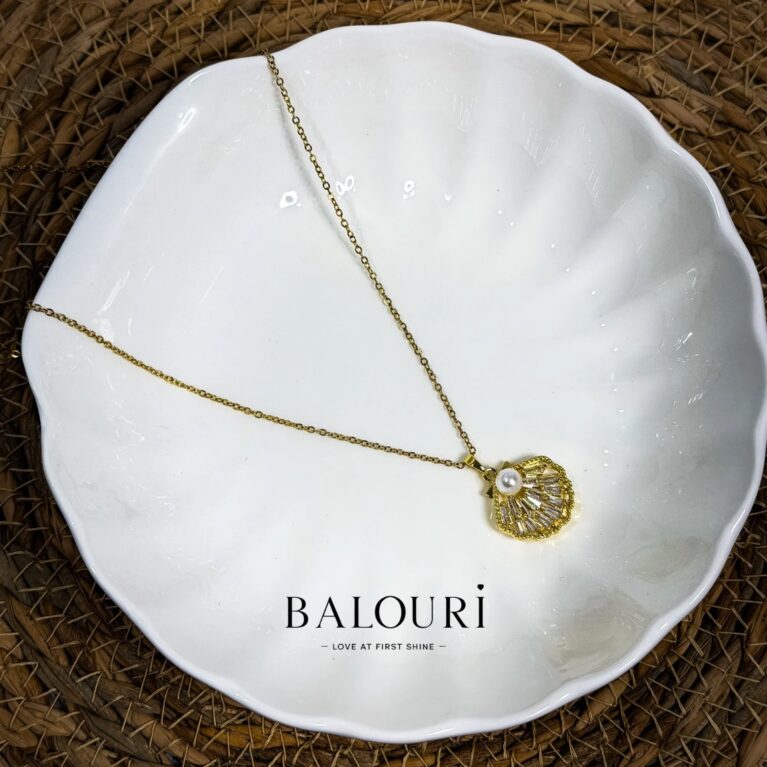 GOLDEN SHELL NECKLACE