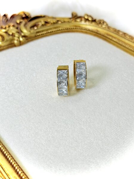 CLASSIC STUDED HOOPS