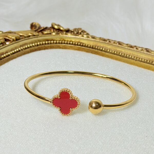 RED CLOVER BRACELET