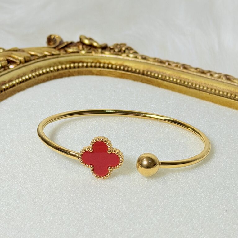 RED CLOVER BRACELET