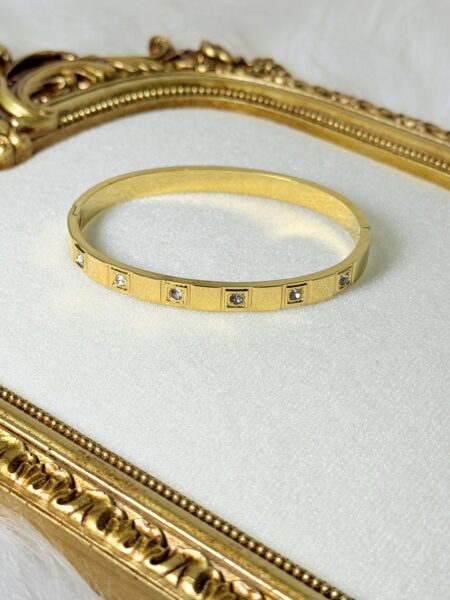 SQUARE CUT GOLD BANGLE
