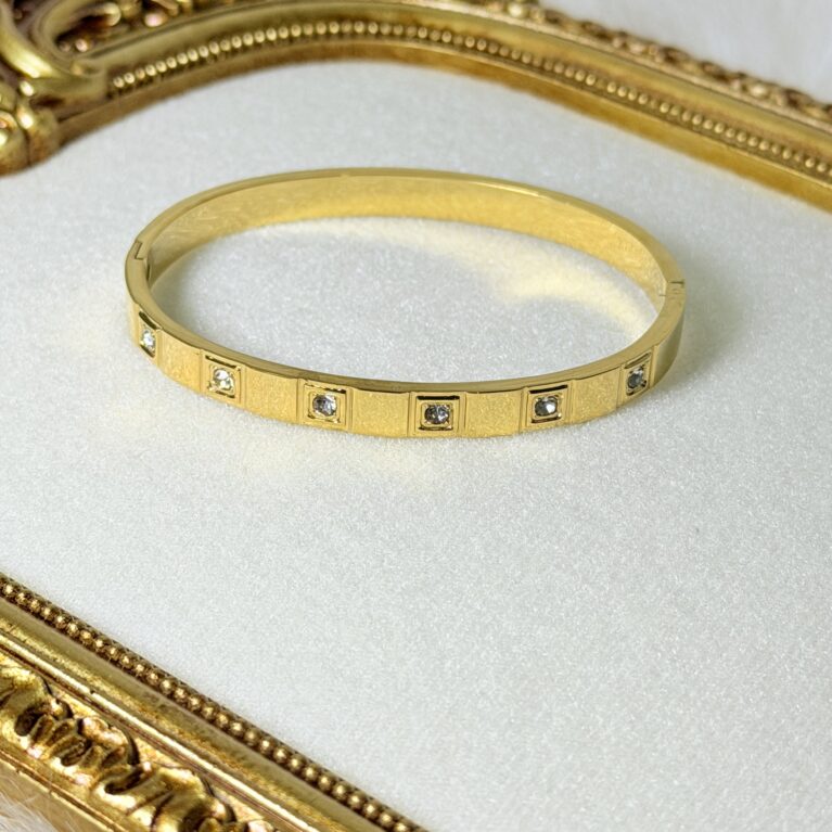 SQUARE CUT GOLD BANGLE