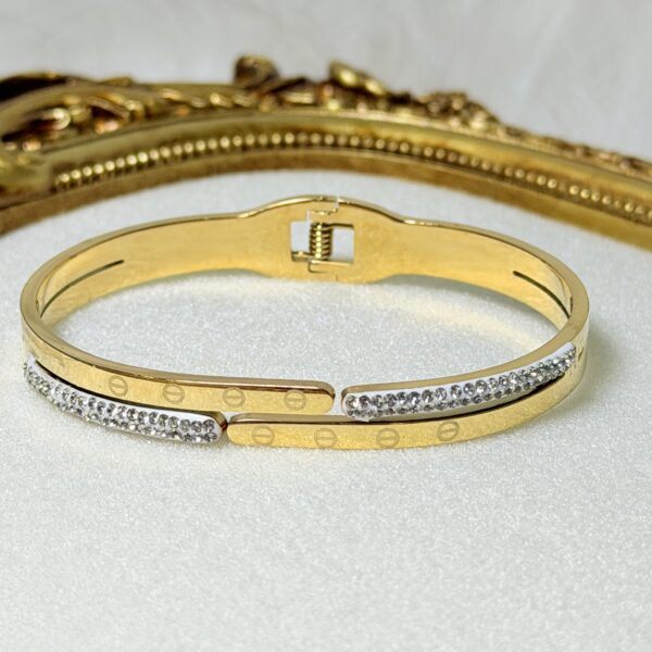 GOLDEN GLOW BRACELET