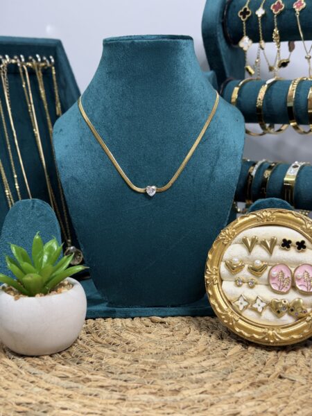 ADORE NECKLACE