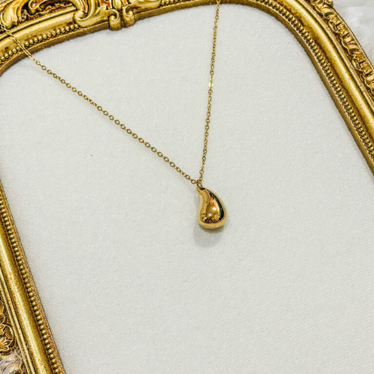 ORLA NECKLACE