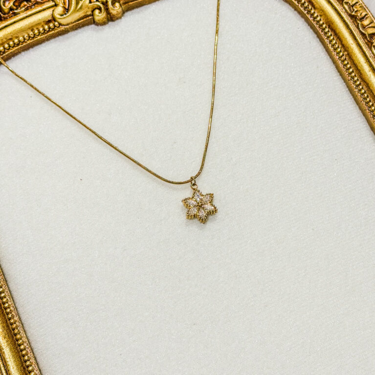 STELLA NECKLACE