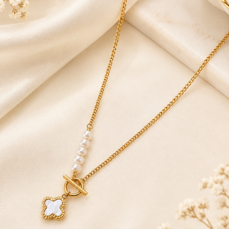 CLOVERA NECKLACE